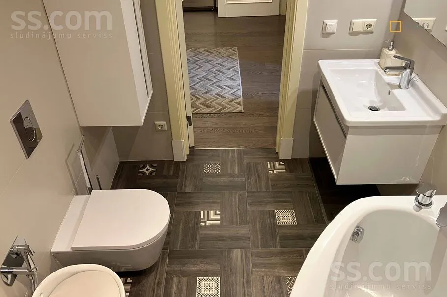 Vannitoad - Furnished Apartment with Balcony in Riga Centre