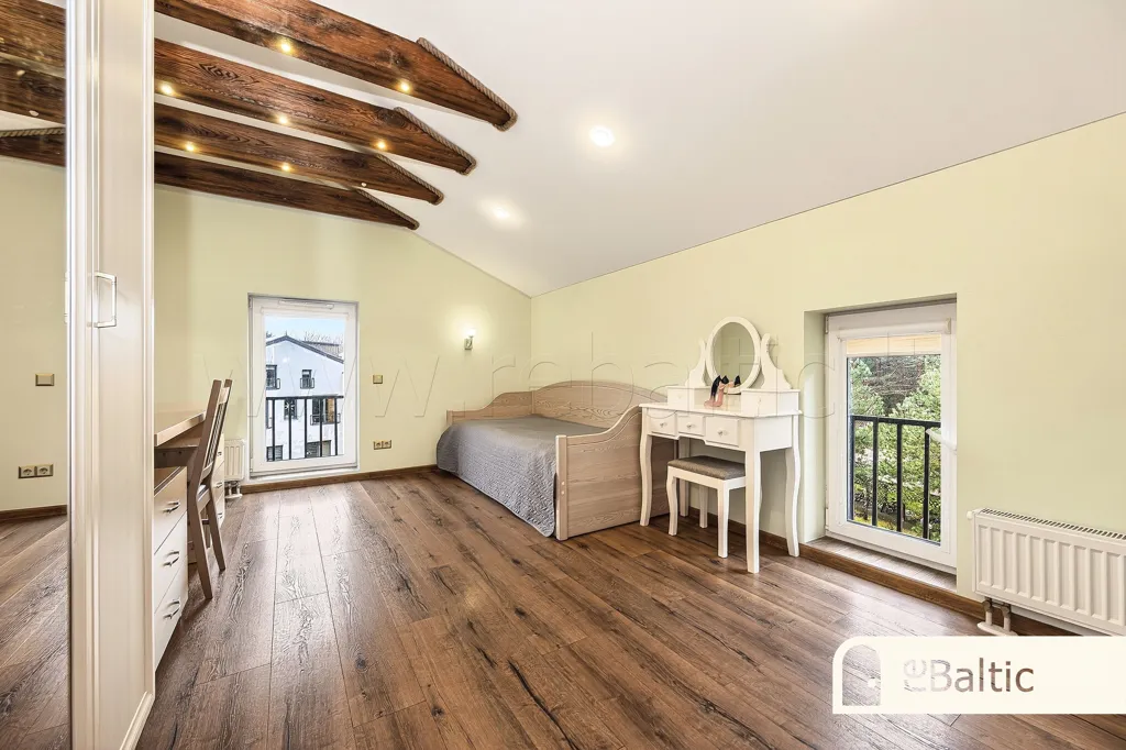 Chambres - Two-Storey Apartment with Fireplace in Burbiškės