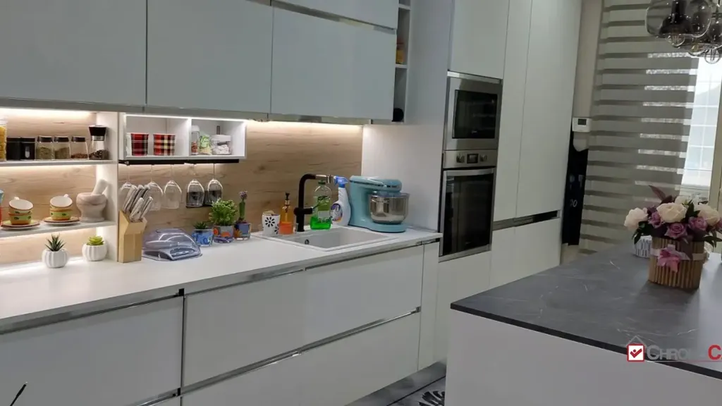 Kitchen - Modernised Apartment with Balcony in Messina