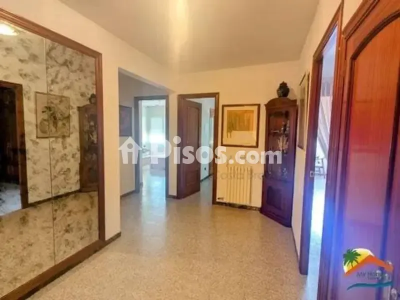Entrée - Chalet with Sea Views and Pool in Mont Ferrant