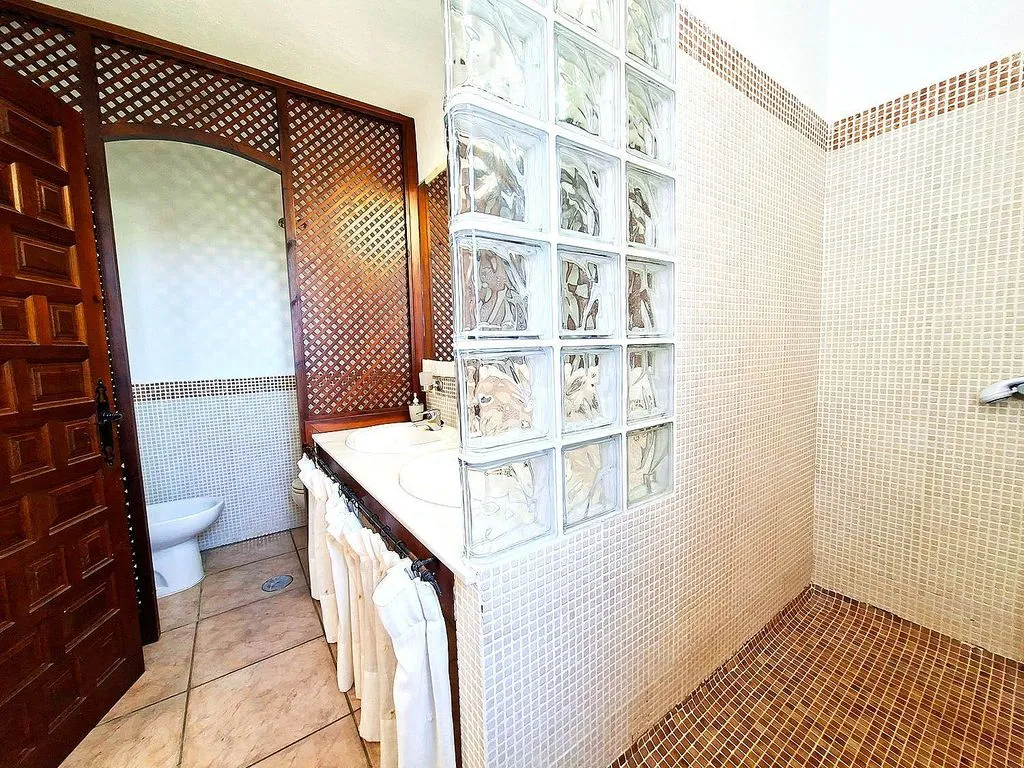 Vannitoad - Terraced Apartment with Pool in Central Location