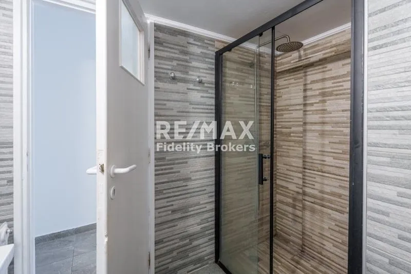 Vannitoad - Apartment with Balcony in Ano Glyfada