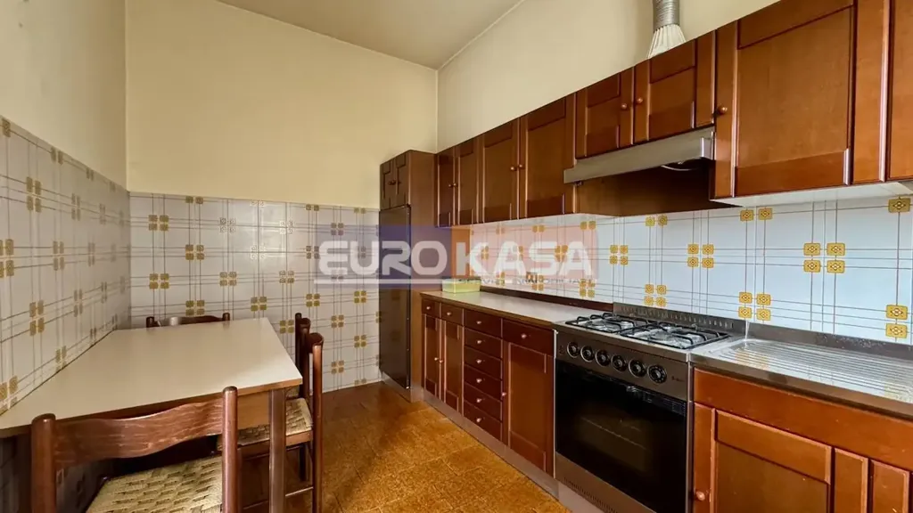 Cuisine - Villa with Garden in Osio Sopra