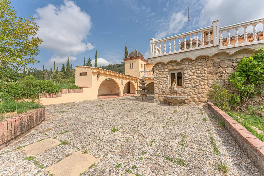 Jardin - Rustic Masia with Pool in Cabanelles