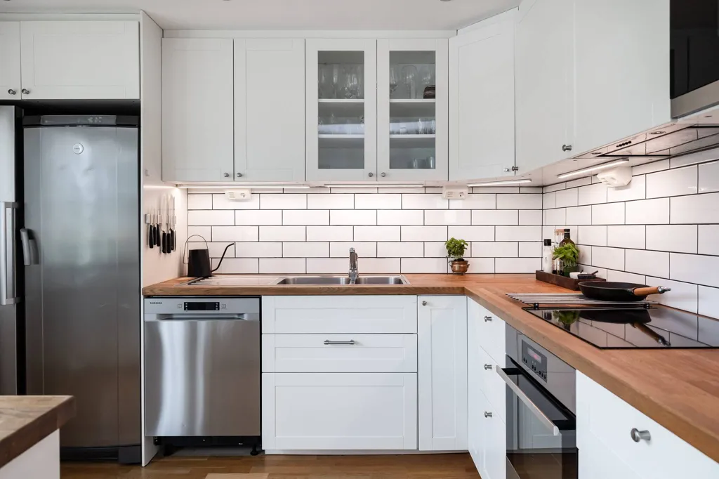 Köök - Stylish Duplex with Garden in Hovsta