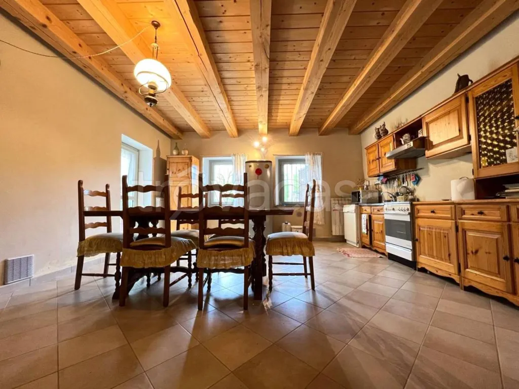 Salle à manger - Rustic Villa with Private Garden in Canale