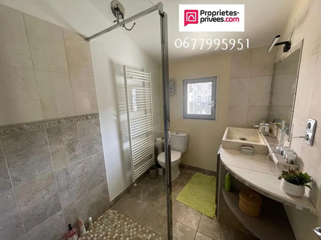 Salles de bain - Maison Rénovée avec Balcon et Terrasse à Alès