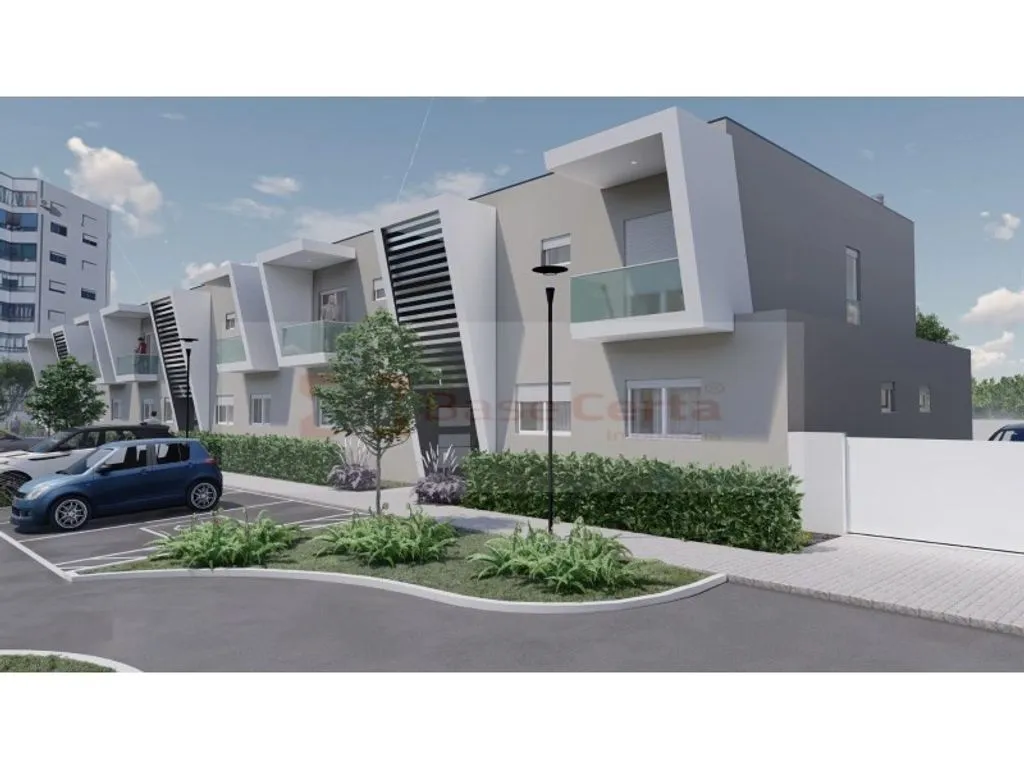 Contemporary Villa with Pool in Azambuja