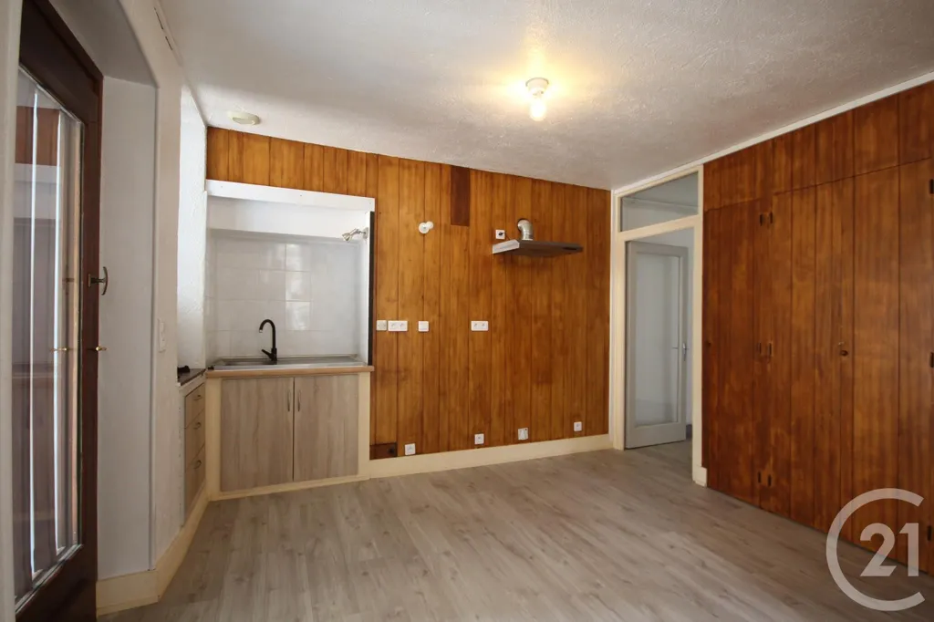 Pièces - Appartement Rénové 3 Pièces Centre Ville de Rumilly