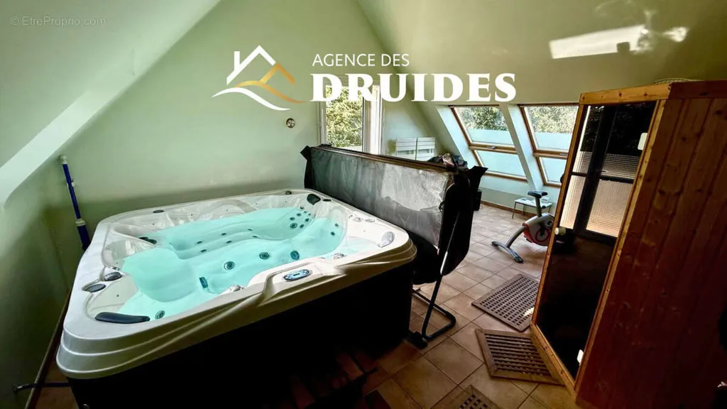 Pièces - Propriété d'Architecte avec Piscine à Carnac