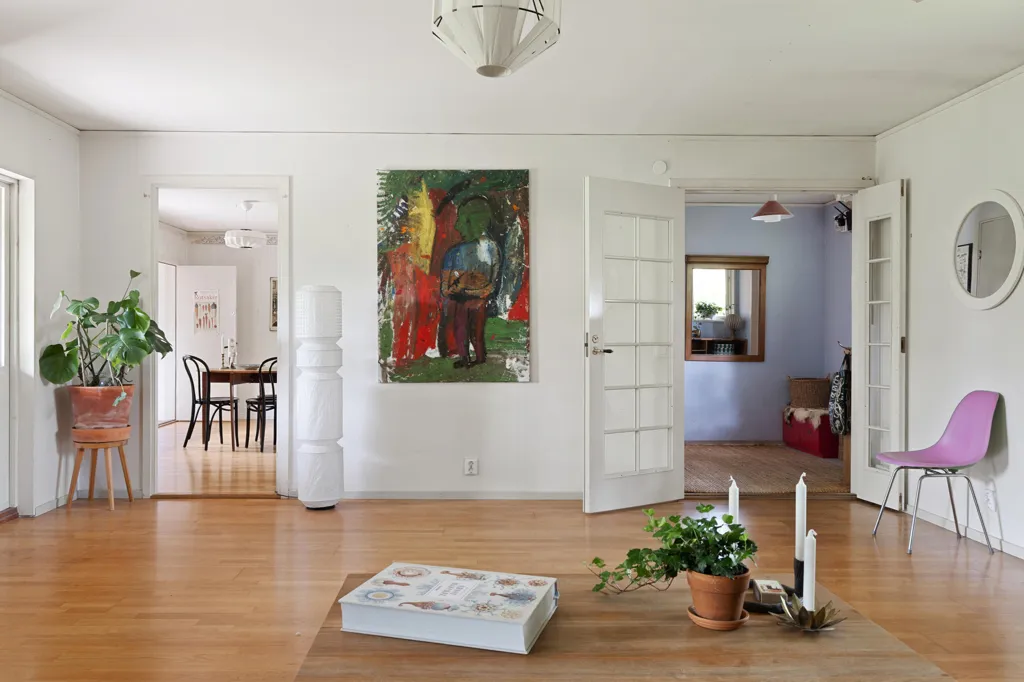 Séjour - Villa with Train Access in Västerhaninge