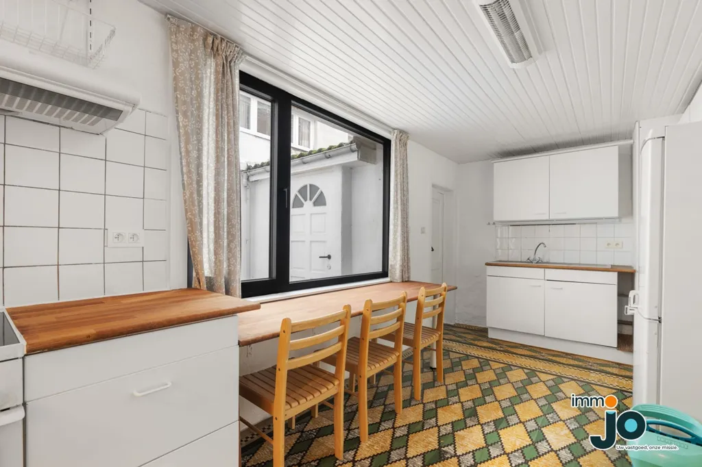 Cuisine - Maison Familiale Prête à Emigrer avec Jardin à Ostende