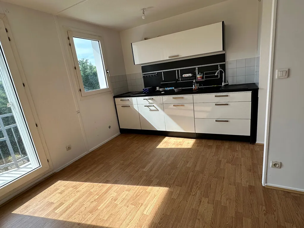 Cucina - 2-Bedroom Apartment with Balcony in Toulouse