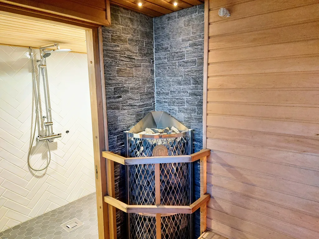 Toad - Spacious Flat with Large Balcony in Tapanila