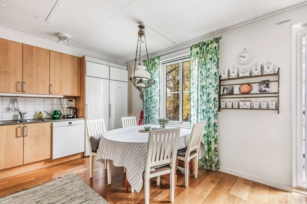 Sala da pranzo - Apartment with Balcony in Eskilstuna