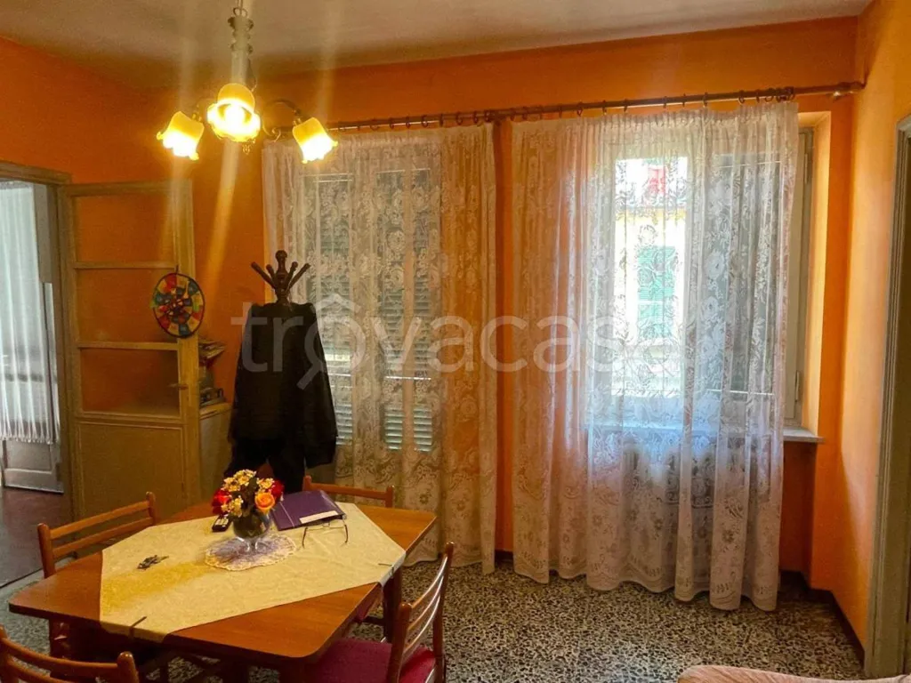Sala da pranzo - Central Trilocale with Balcony in Caramagna Piemonte