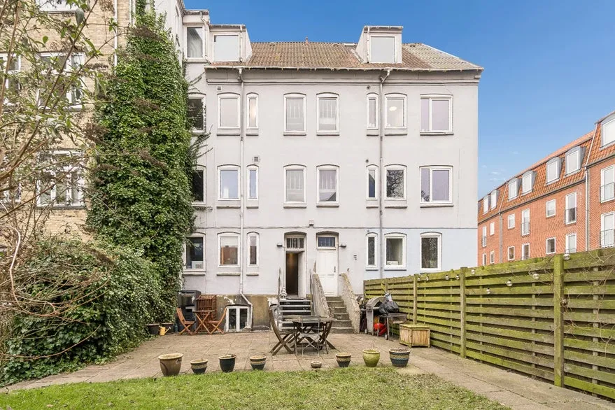 Aed - Midtown Aarhus with Renovation Potential