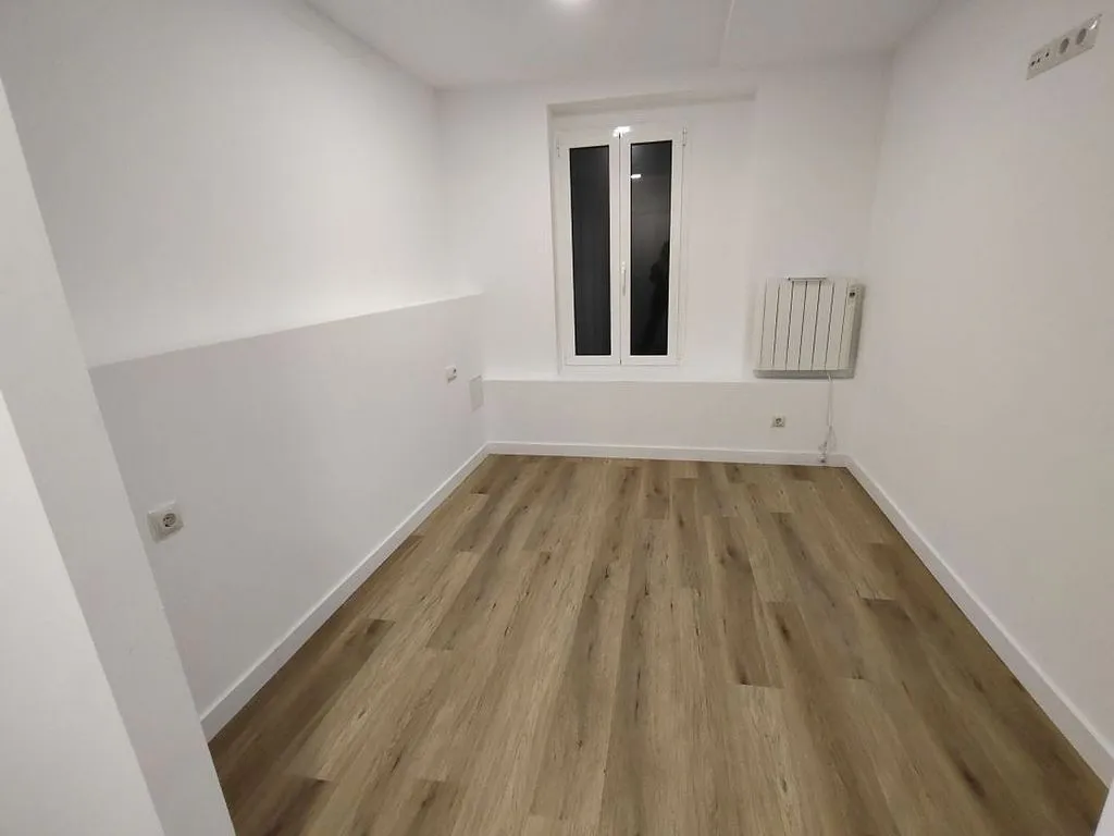 Pièces - Reformed Flat with Balcony in Bilbao's Old Town