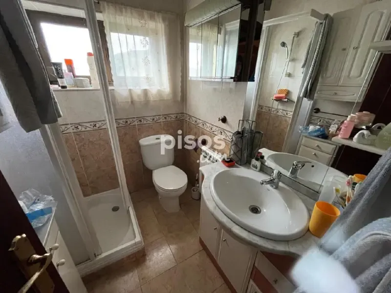 Salles de bain - Maison 4 chambres à ES
