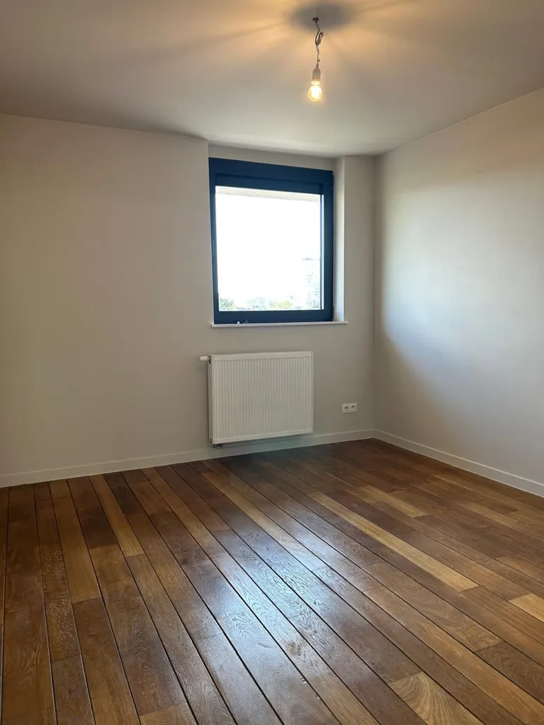Toad - Spacious 3-Bedroom Apartment with Terrace in Central Location