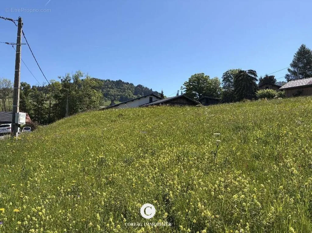 Jardin - Terrain avec Vue sur la Vallée à Bogeve