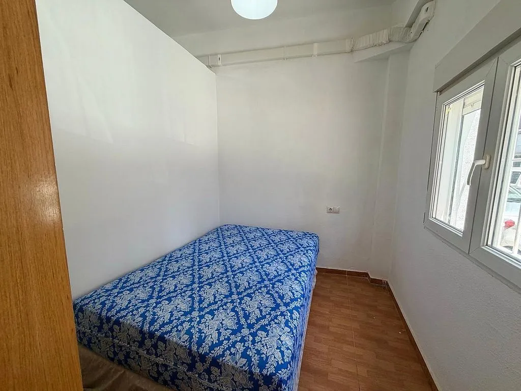 Magamistoad - 2-Bedroom Flat with Air Conditioning in Villaverde Alto