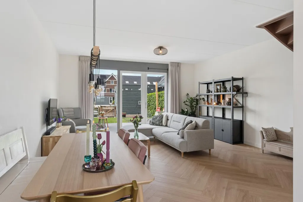 Söögituba - Modern Terraced House with Waterfront in Zeewolde