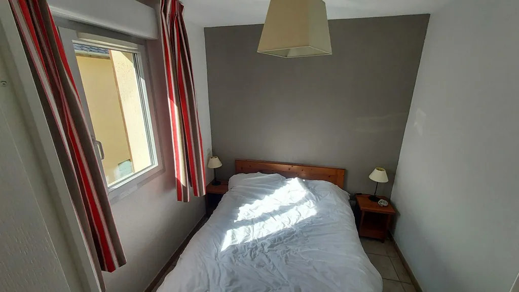 Chambres - Appartement Duplex avec Balcon à Montignac-Lascaux