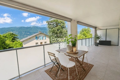 Rõdu - Bright Apartment with Garage in Aix-les-Bains