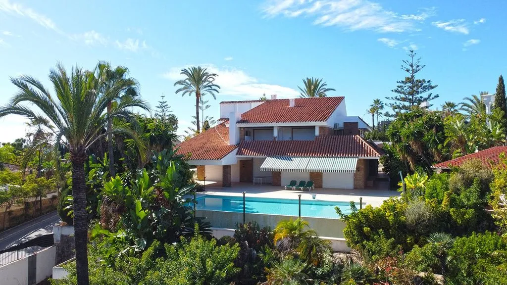 Vue aérienne - Luxury Villa with Pool near Puerto Banús