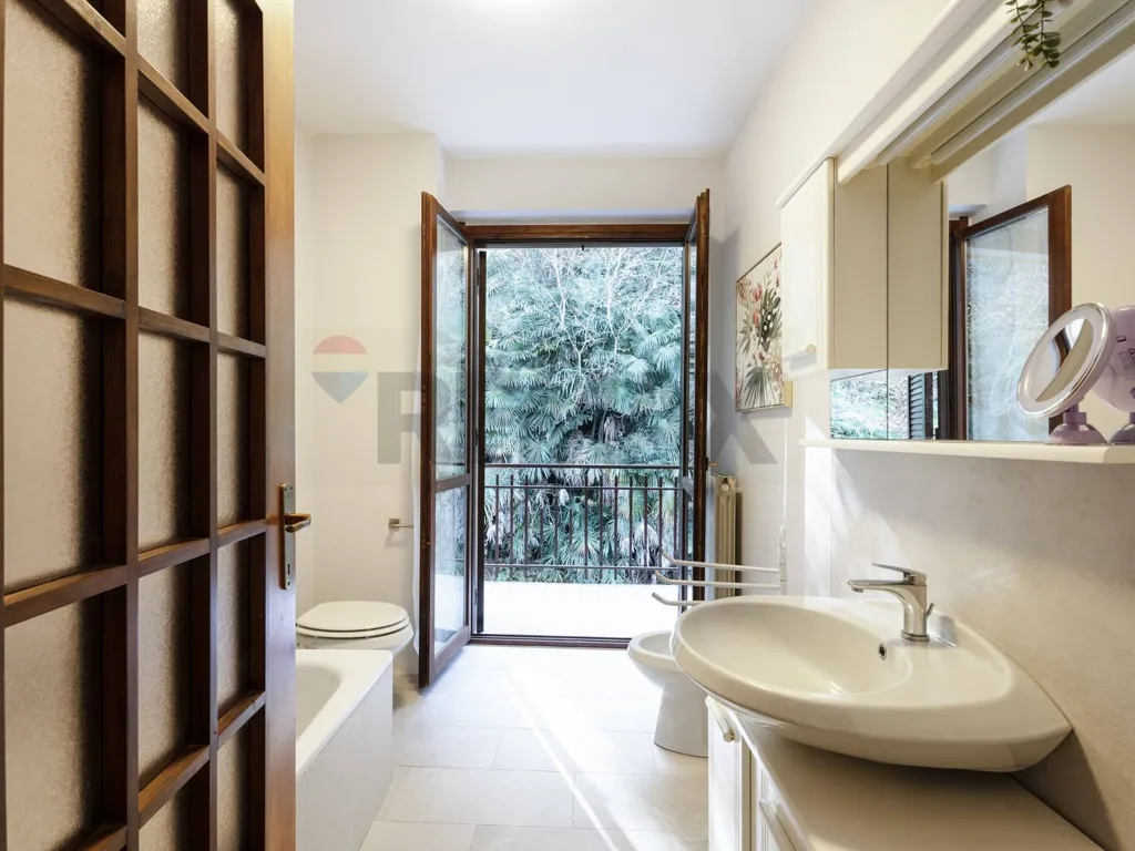 Salles de bain - Apartment with Lake View in Stresa