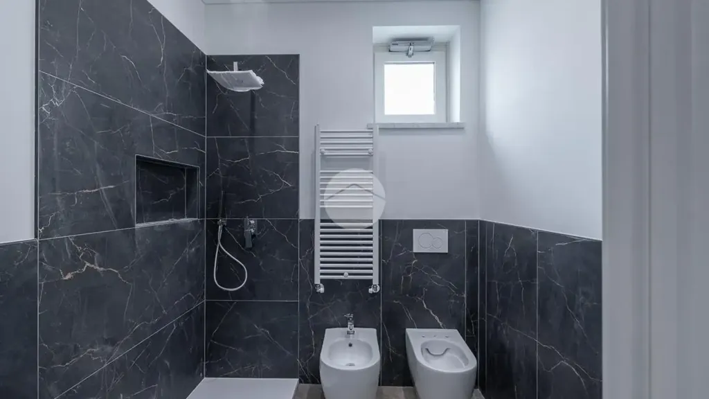 Bagni - Rustic-Style Flat with Balcony in Chieri