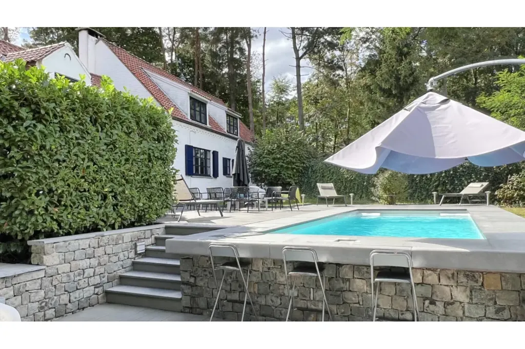 Piscine - Villa 4 façades avec piscine à Bierges