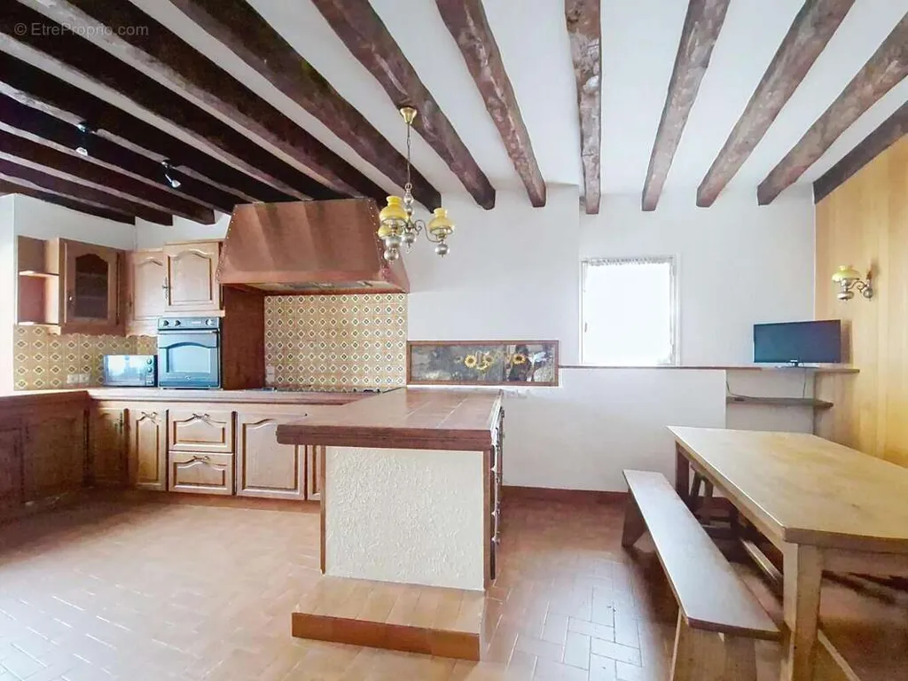 7-toaline maja asukohas Fontenay-Saint-Pere