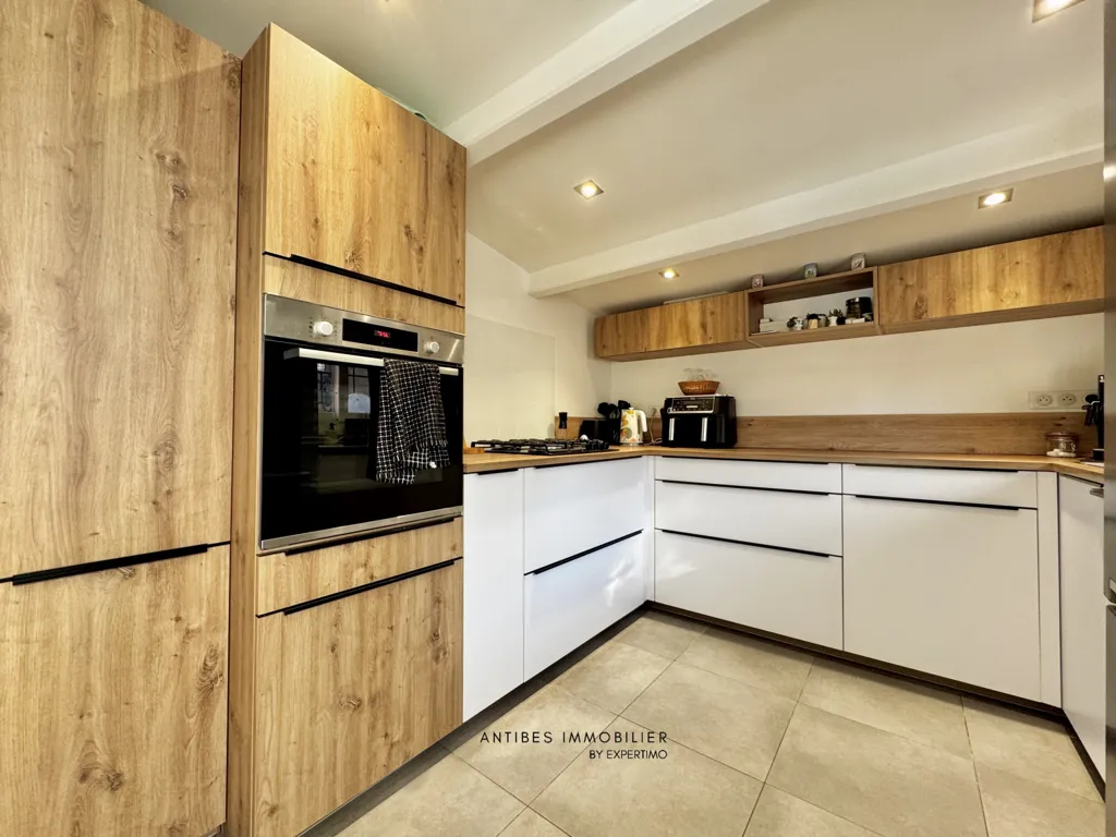 Cuisine - Maison Individuelle avec Piscine à Mougins