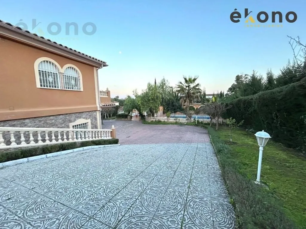 Välivaade - 7-Bedroom House with Pool in Cordova