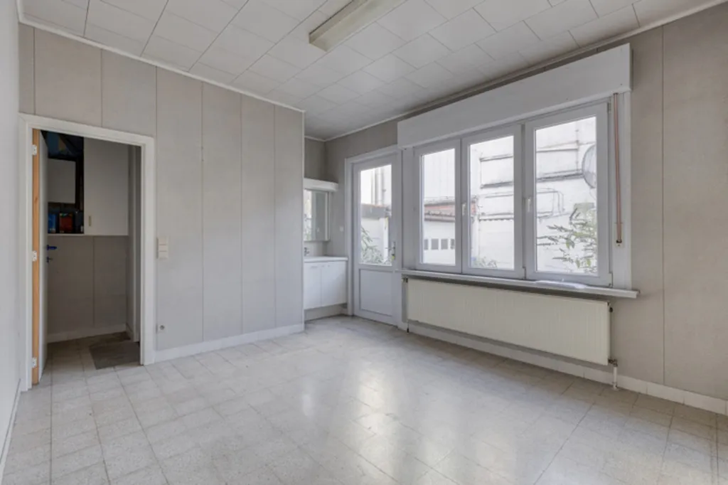 Pièces - Maison Commerciale avec Terrasse au Centre d'Affligem