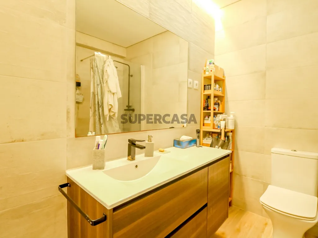 Salles de bain - Apartment with Balcony in Cacilhas