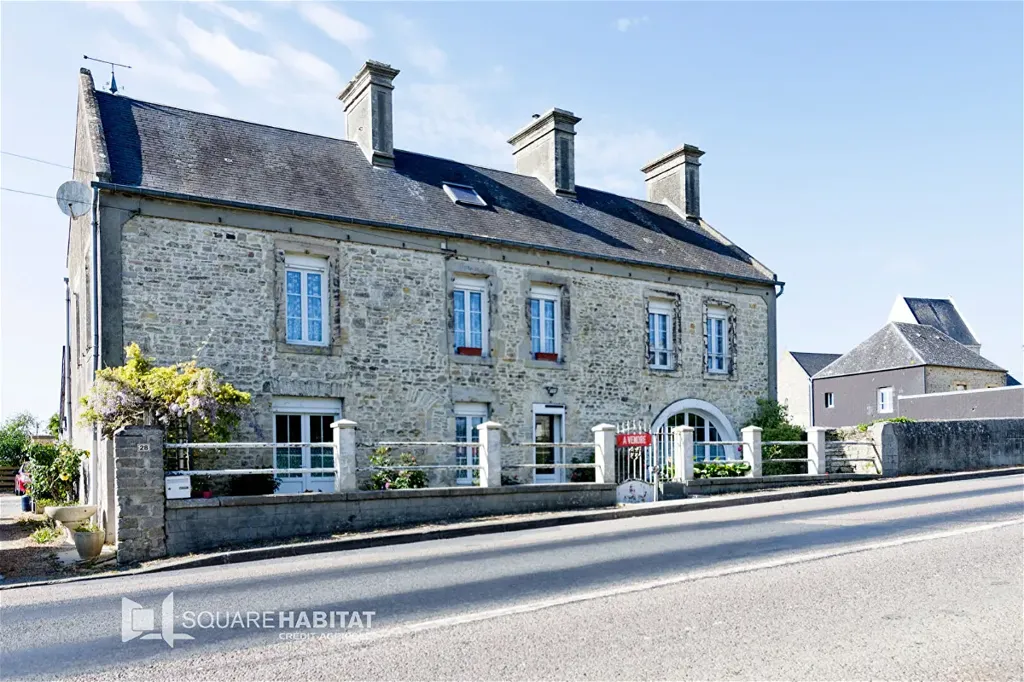 Extérieur - Maison en Pierre avec Jardin à Osmanville