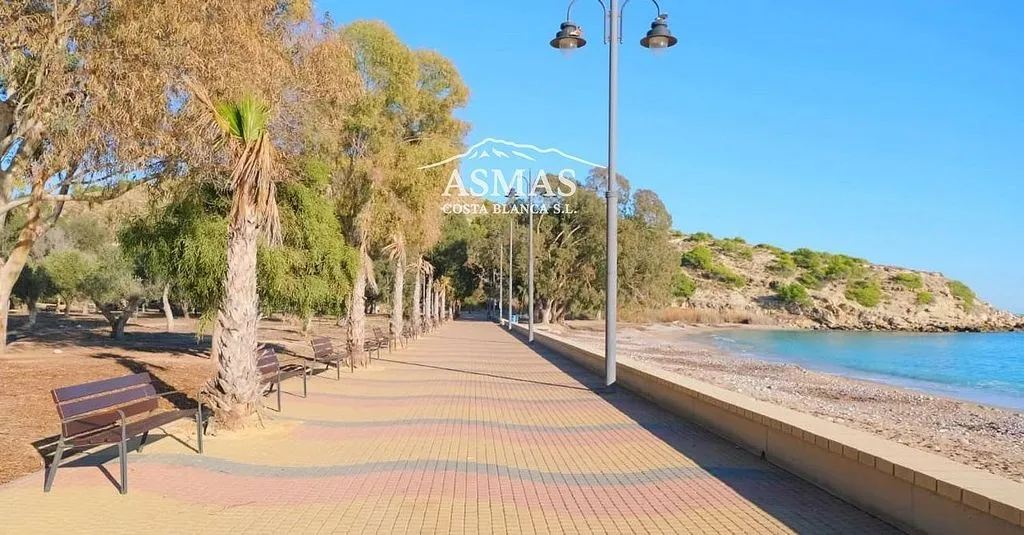 Seafront Apartment with Pool in Villajoyosa