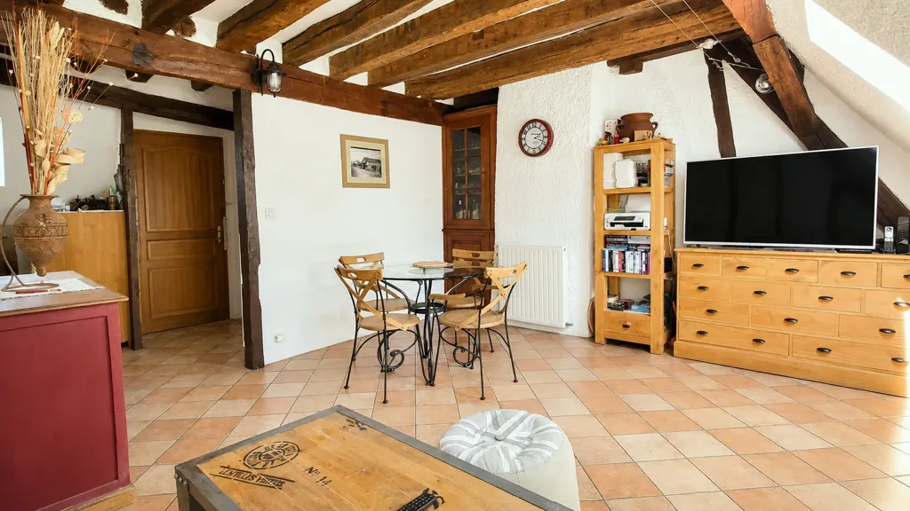 Söögituba - Charming Flat with Forest Proximity in Épernon