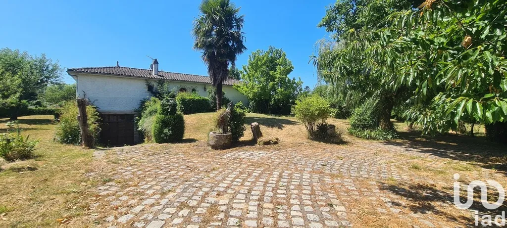 Aed - Pavilion with Pool and Garden in Quiet Area