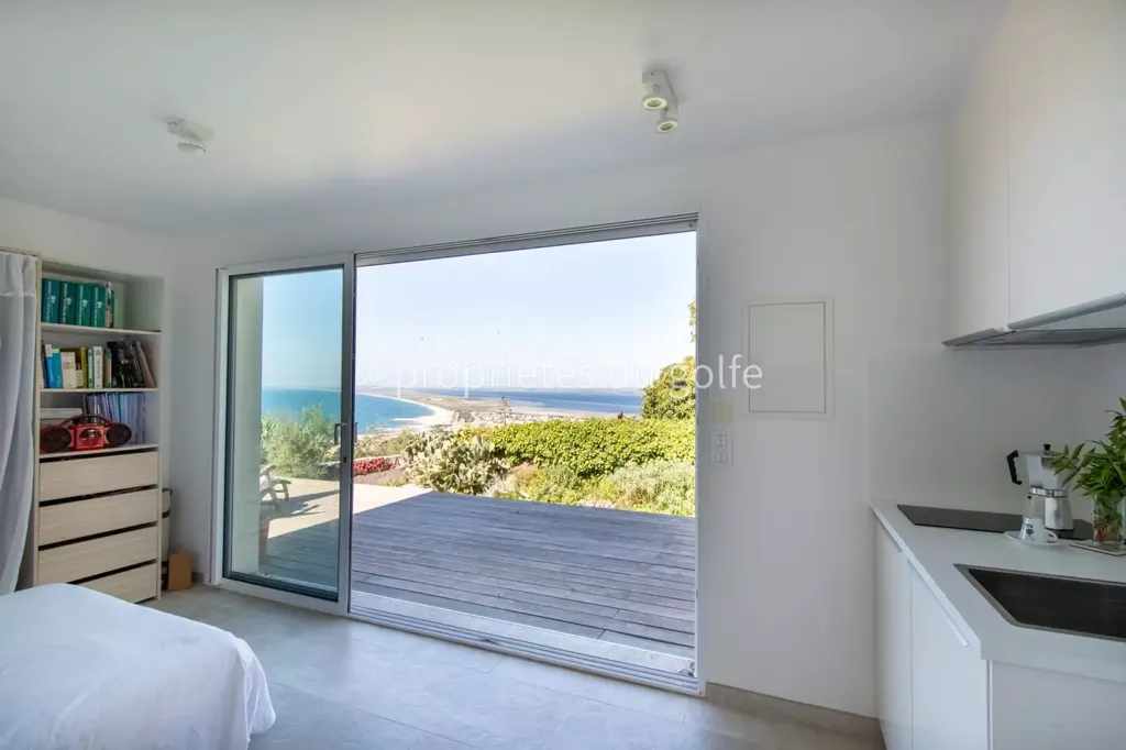 Bedrooms - Villa with Panoramic Sea View in Sète