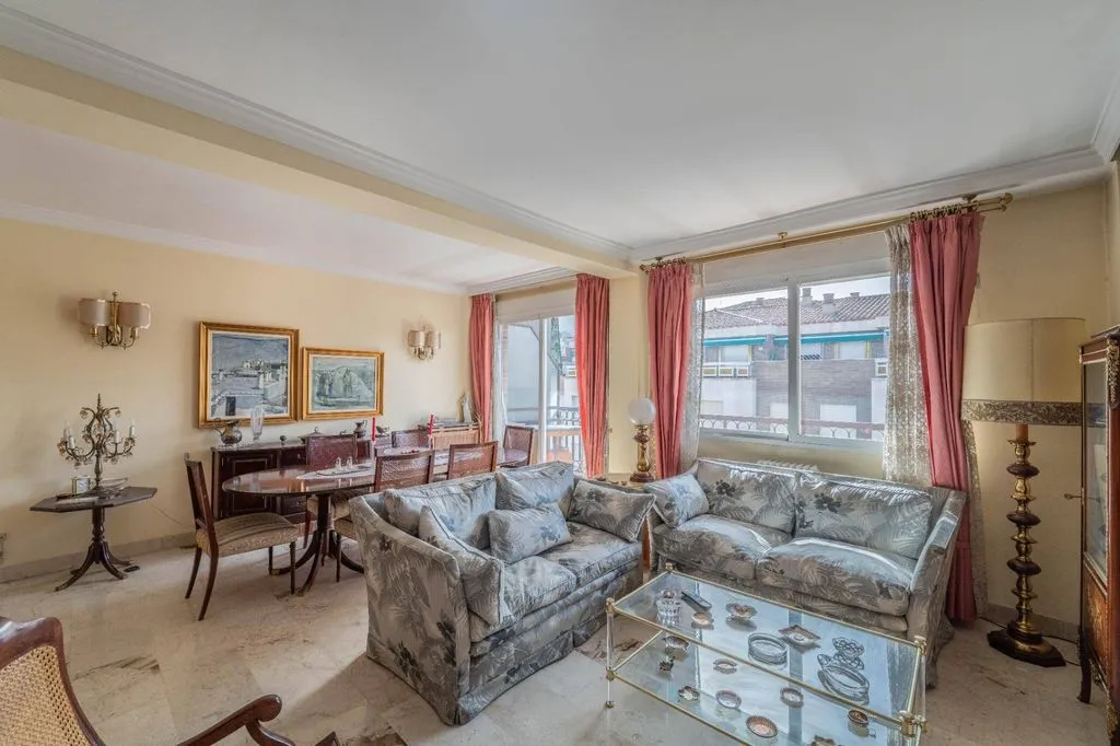 Elutuba - Luxury Flat with Balcony in Gran Capitán, Granada