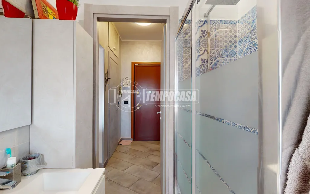 Salles de bain - Rear-Converted Apartment with Balcony in Turin