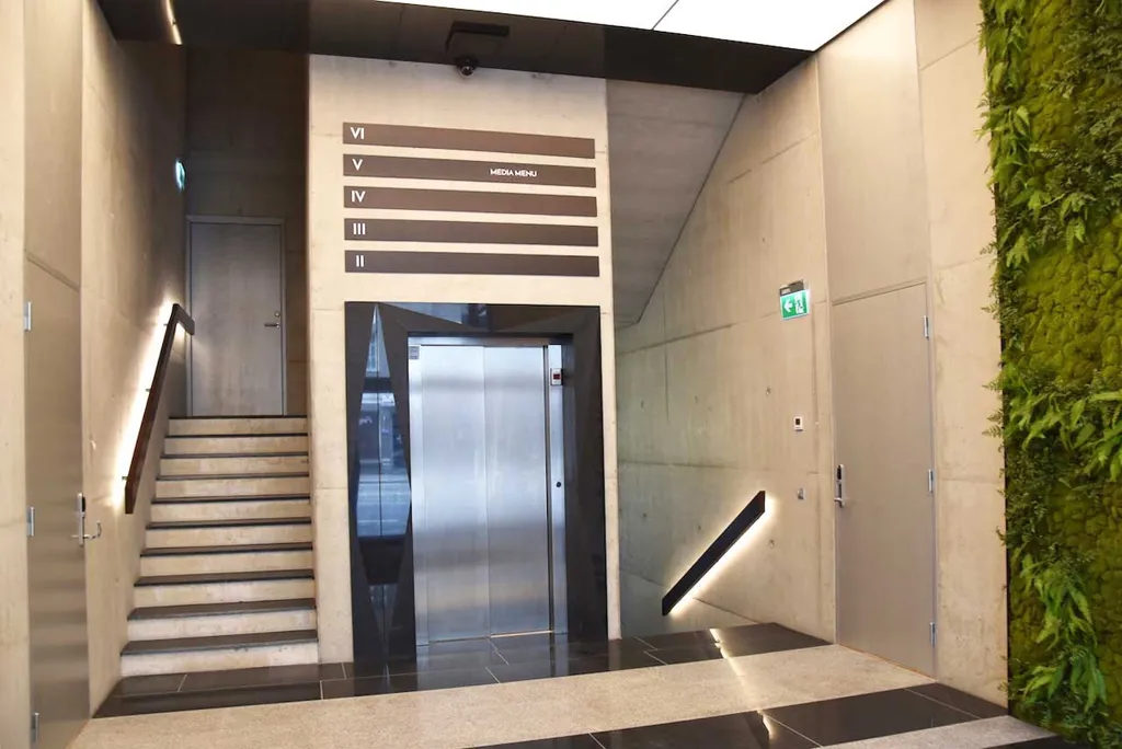 Entrée - Newly Decorated Office with Views in Central Tallinn