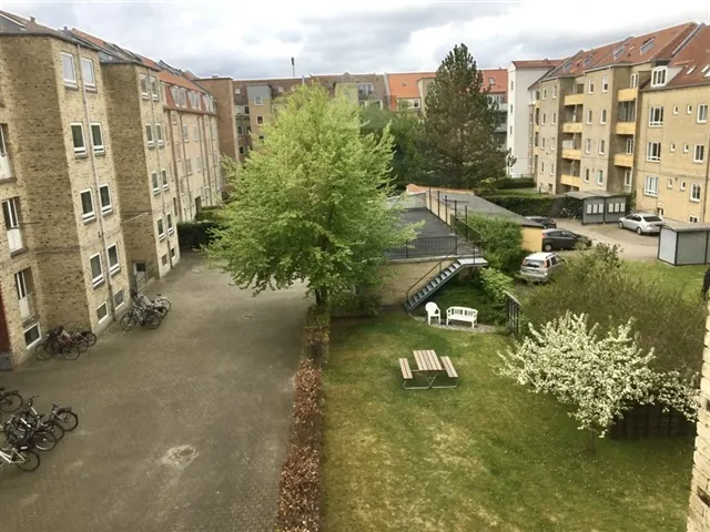 Jardin - Bright Apartment with Courtyard View in Aalborg