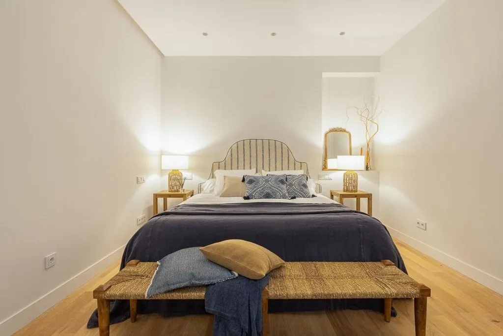 Magamistoad - Luxury East-Facing Apartment in JERONIMOS, Madrid