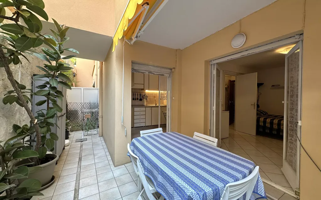 Terrazza - Ground Floor Studio with Terrace in Menton