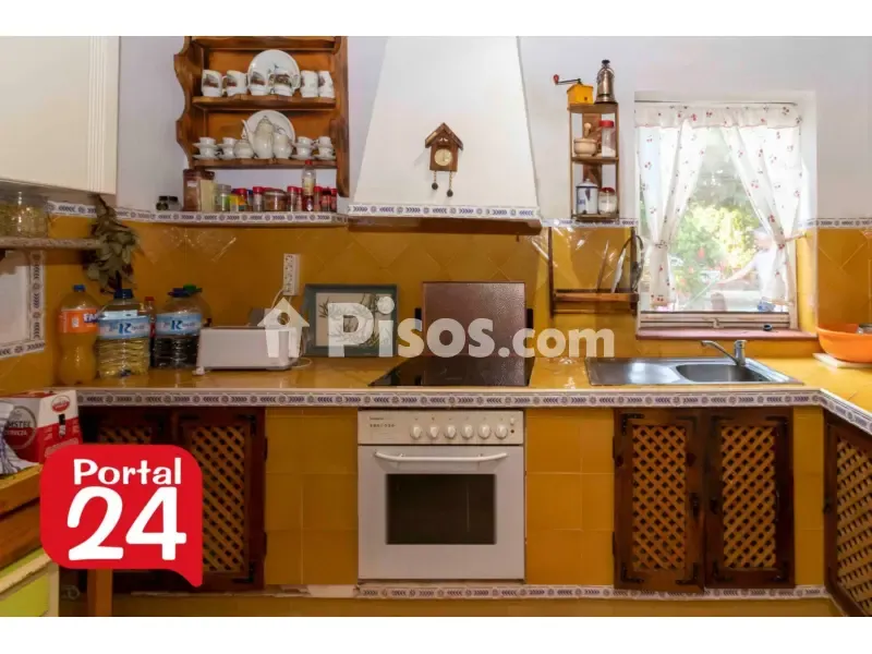 Köök - Charming House with Patio in La Albuera